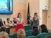 <img src='img' alt='Вручение дипломов' />