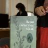 <img src='img' alt='Презентация книг' />