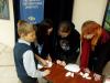 <img src='img' alt='выставка' />