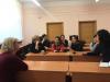 <img src='img' alt='Китайская делегация' />