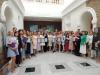 <img src='img' alt='Поздравление студентов' />
