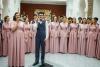 <img src='img' alt='Хоровое выступление' />