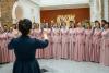 <img src='img' alt='Хоровое выступление' />