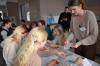 <img src='img' alt='Волонтеры' />