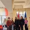 <img src="img" alt="на финишной прямой" />