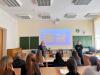 <img src="img" alt="осваивая азы профессии" />