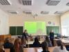 <img src="img" alt="осваивая азы профессии" />