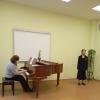<img src="img" alt="вокальный экзамен" />