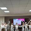 <img src="img" alt="день матери" />