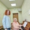 <img src="img" alt="консультации будущих абитуриентов" />