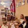 <img src="img" alt="Дети мечтают о дружбе" />